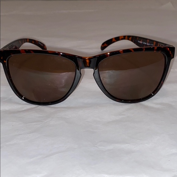DKNY +1.5 Sunglasses/ Readers New! - Picture 4 of 7